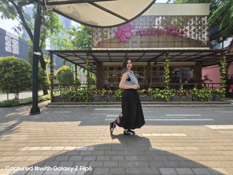 Berkreasi dengan Visual Storytelling ala Claudia Didi, Maksimalkan Galaxy Z Flip6 dan Fitur AI untuk Hasilkan Konten Menarik!
