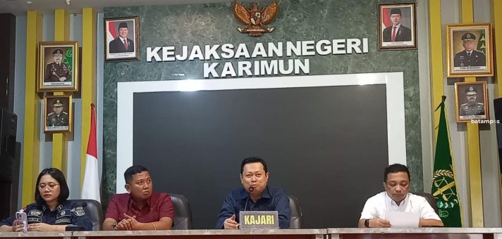 Jaksa Geledah Kantor Dinas LH Karimun Selama 3 Jam
