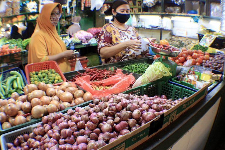 Harga Bawang dan Tomat di Batam Melonjak, Warga Keluhkan Kualitas Pasokan