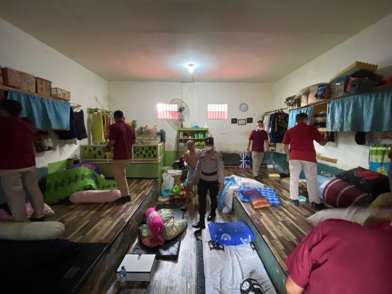 Tim Gabungan Geledah Kamar Hunian WBP Lapas Batam, Nihil Barang Terlarang