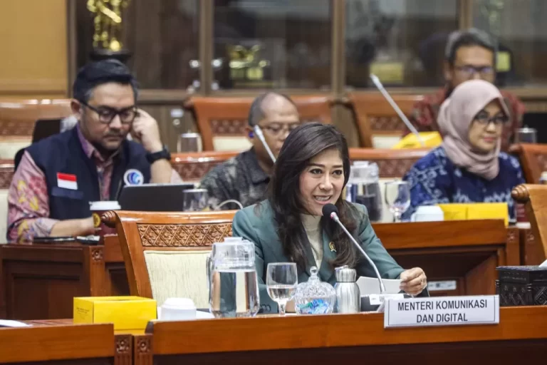 Menkomdigi Meutya Hafid Gerah Gara-gara Keterlibatan Pihak Internal Jadi Beking Judi Online