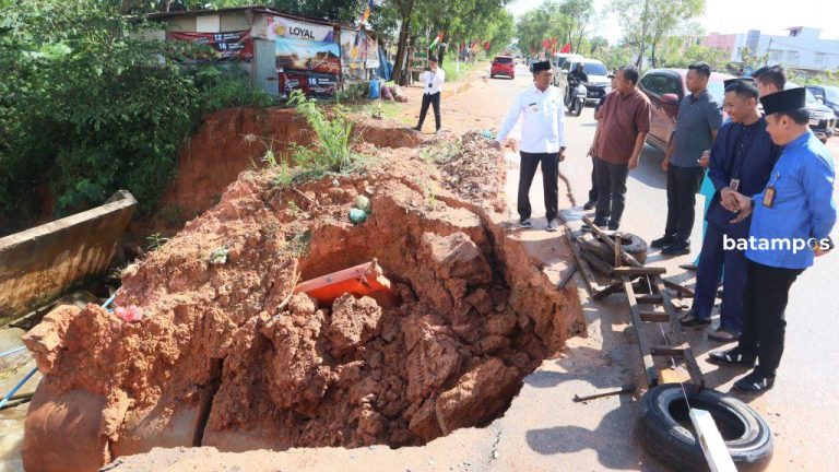 Jalan Amblas Tak Kunjung Diperbaiki, Warga Semakin Khawatir