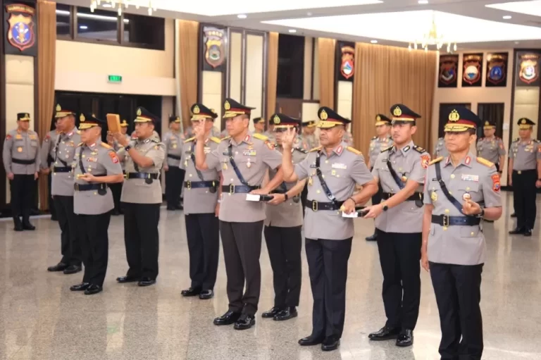 6 Pejabat Tinggi Polri Serah Terima  Jabatan, 3 di Antaranya Posisi Kapolda