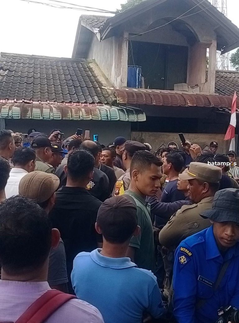 Tim Terpadu Serahkan SP3 untuk Warga Tembesi Tower
