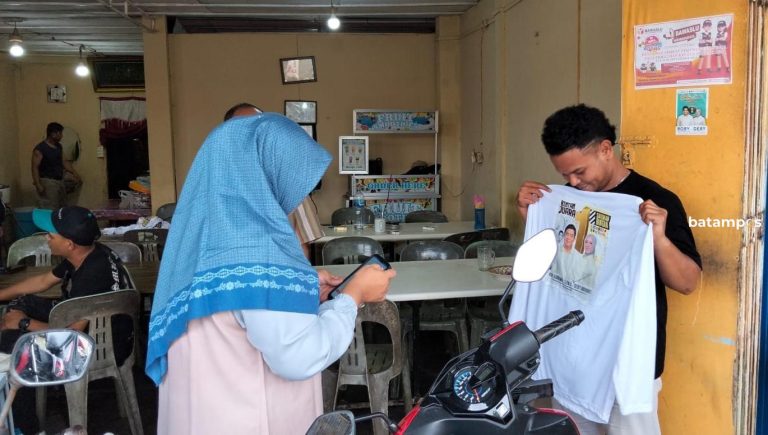 Relawan Paslon Roby dan Deby Bergerak Sambangi Rumah-Rumah Warga di Bintan