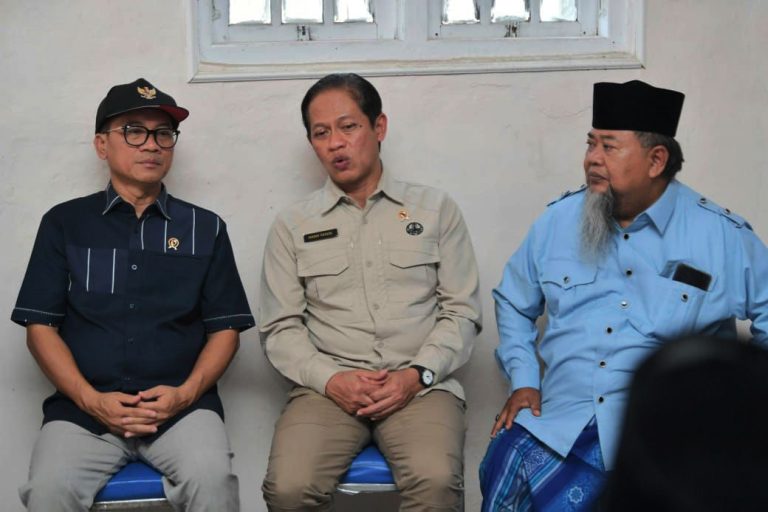 2 Menteri Kabinet Merah Putih Monitoring Pencemaran Sungai Ciujung di Banten
