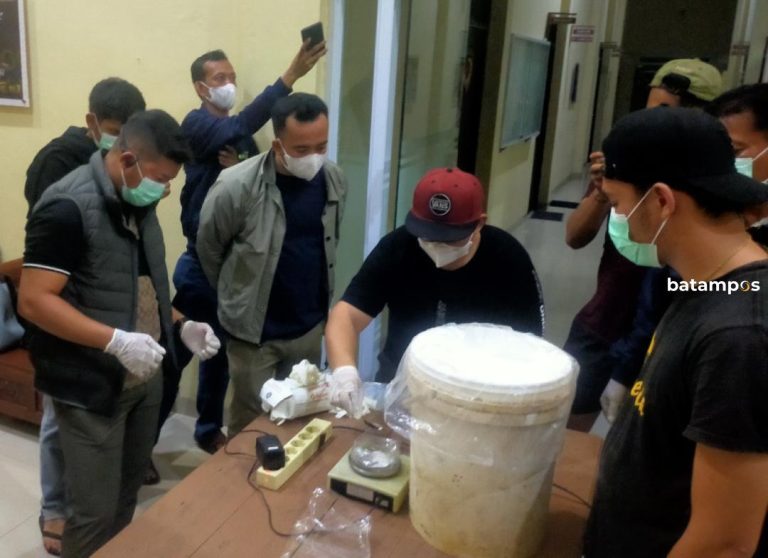 Penemuan Barang Diduga Kokain 25,6 Kg di Jemaja, Polisi Bakal Umumkan Hasil Uji Laboratorium