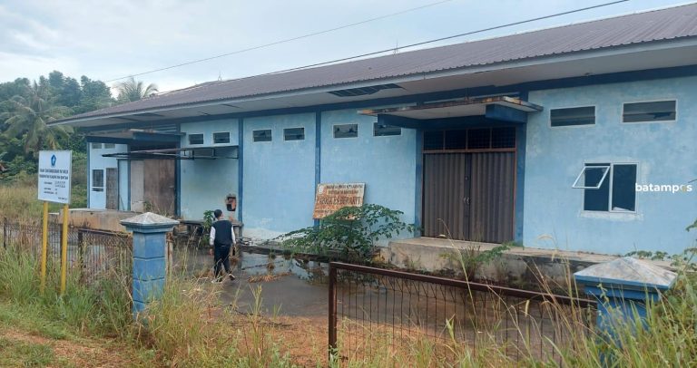 Banyak Komponen Hilang, Pabrik Es di Desa Berakit, Bintan Tak Beroperasi Lagi