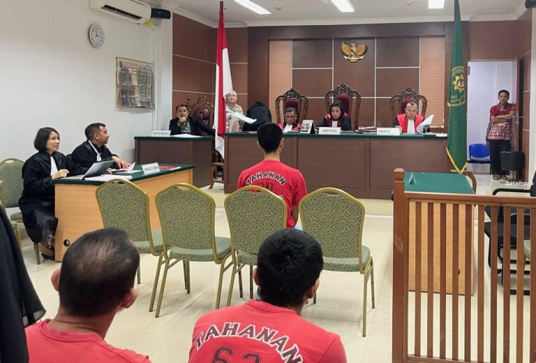 Mencuri Untuk Bayar Tunggakan BPJS, Rudi Menangis Dituntut 2 Tahun Penjara