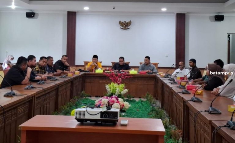 Warga Sagulung Indah Datangi DPRD Batam, Minta Solusi Adil atas Penggusuran Lahan
