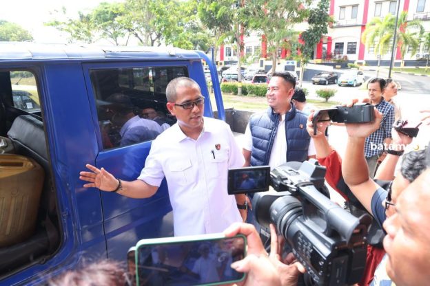 Diduga Diselundupkan dari Singapura, Ditreskrimsus Polda Kepri Sita 305 karung Barang Bekas