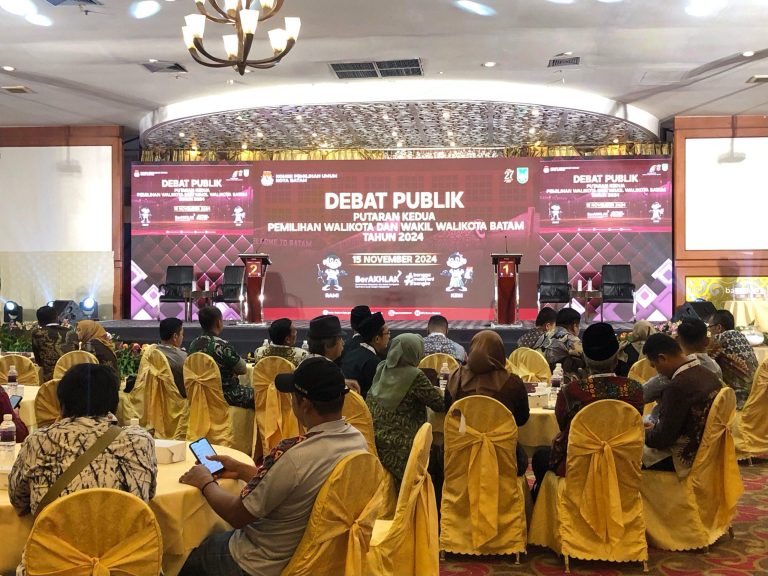Debat Wali Kota Batam Ricuh, Paslon Nomor 2 Tak Masuk Ruang Debat