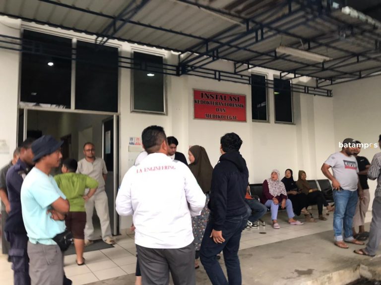 WN Bangladesh Tewas Tertimpa Crane di Galangan Kapal LA Engineering Tanjunguncang