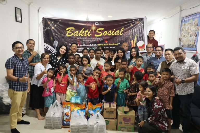 Semarak Perayaan Natal, Persekutuan Oikumene Kristen DJP Kota Batam Lakukan Bakti Sosial
