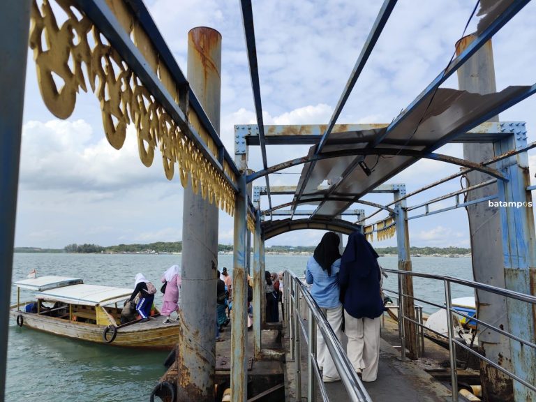 Pelantar Kuning Akan Ditutup, Penambang Pompong Penyengat Geser ke Kuala Riau