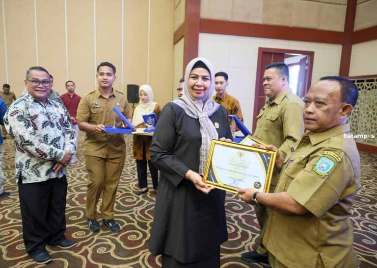 Anambas Raih 3 Penghargaan di Ajang Anugerah Keterbukaan Informasi Publik Tingkat Provinsi Kepri