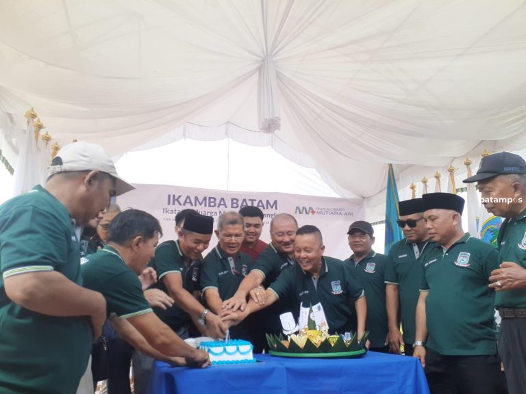 Rayakan HUT ke-28, Ikamba Batam Gelar Khitanan Massal