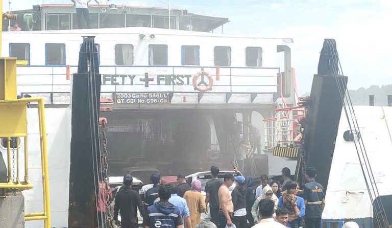 Kapal RoRo dari Tanjunguban Terbakar di Perairan Telagapunggur