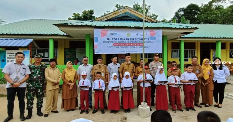 PT Timah Tbk Uji Coba Program Makanan Bergizi Gratis di SDN 009 Kundur Barat