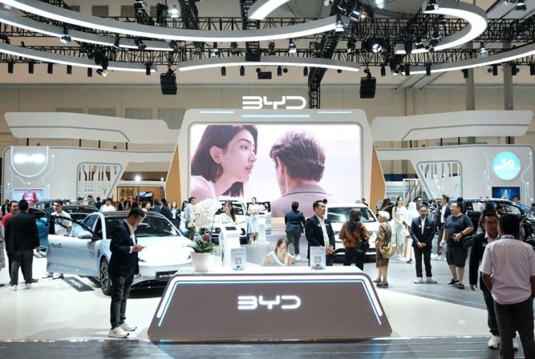 BYD Raih Kesuksesan di GJAW 2024: Lebih dari 1.400 SPK dan Penghargaan Most Favorite Car