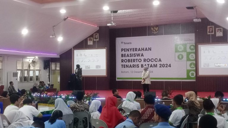 Tenaris Batam Kembali Serahkan Beasiswa Roberto Rocca untuk 180 Siswa Berprestasi