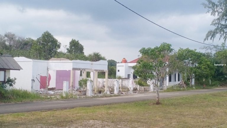 Melihat Keindahan Pantai Sembulang Ditengah Rencana Proyek PSN Rempang Eco City
