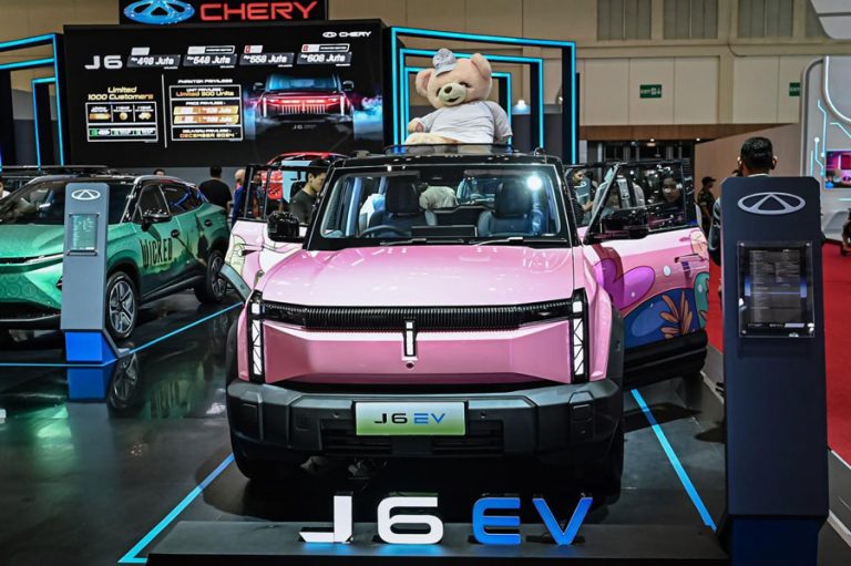 Chery Sukses Gemilang di GJAW 2024: Catat 1.014 SPK, Chery J6 Jadi Bintang Utama!