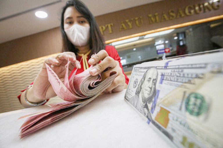 Rupiah Melemah Jelang Akhir Tahun, Ini Penyebabnya