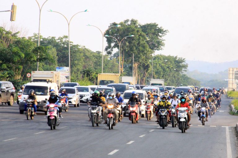 UPT Samsat Batuaji Capai Target Pendapatan 103,76 Persen pada 2024