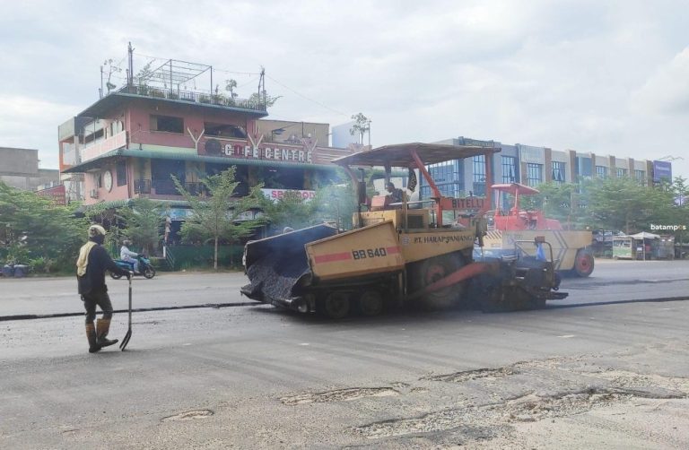 Genangan Air Penyebab Utama Kerusakan Jalan di Batam, DBMSDA Fokus Pemeliharaan