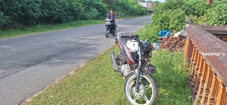 Tabrakan di Jalan Sunagi Dato, Kijang, Dua Pengendara Dilarikan ke Rumah Sakit