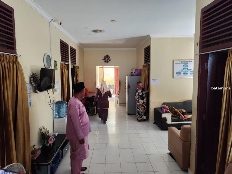 12 Lansia yang Terlantar di Tanjungpinang Dirawat Dinsos