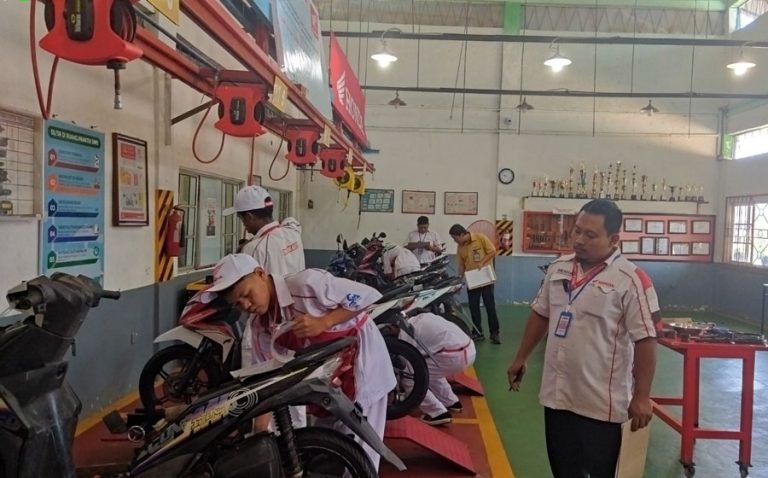 Persiapan Praktek Kerja Lapangan SMK Negeri 3 Batam Gelar Ujian Kompetensi Keahlian