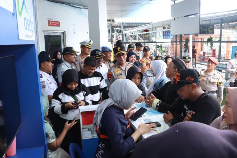Buffer Zone dan Tiket Online, Strategi Efektif Atasi Antrean di Pelabuhan ASDP Telagapunggur