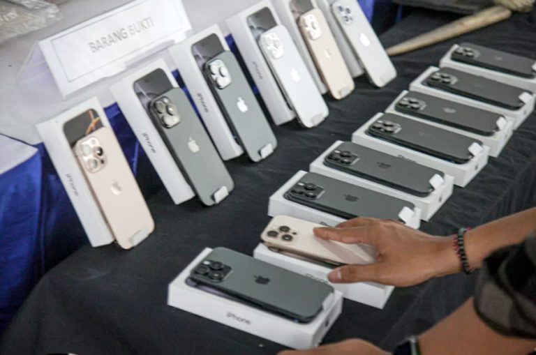 Pemerintah Paksa Apple Bangun Pabrik