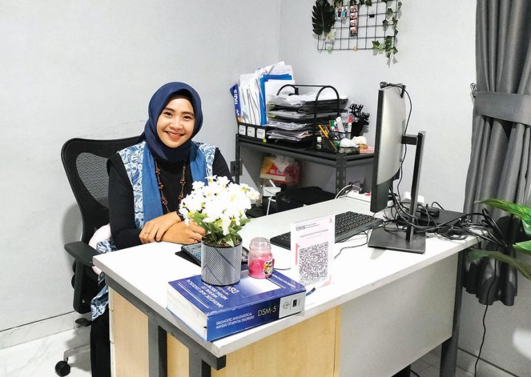 Kisah Paramita Estikasari, Psikolog untuk Anak, Remaja, dan Dewasa