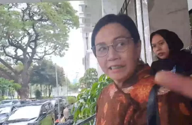 Menkeu Sri Mulyani Bungkam Saat Ditanya Soal Kenaikan PPN 12 Persen
