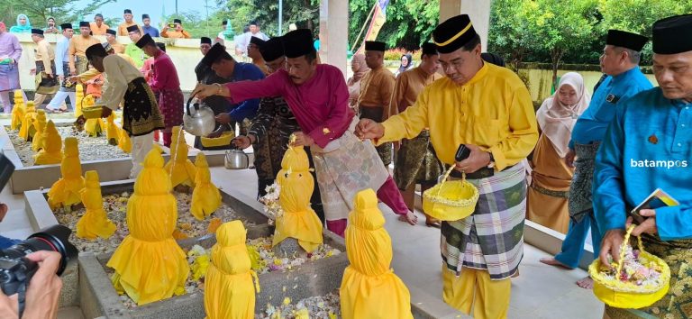 Ziarah Tahunan ke Makam Nong Isa, Simbol Penghormatan di Hari Jadi Batam Ke-195
