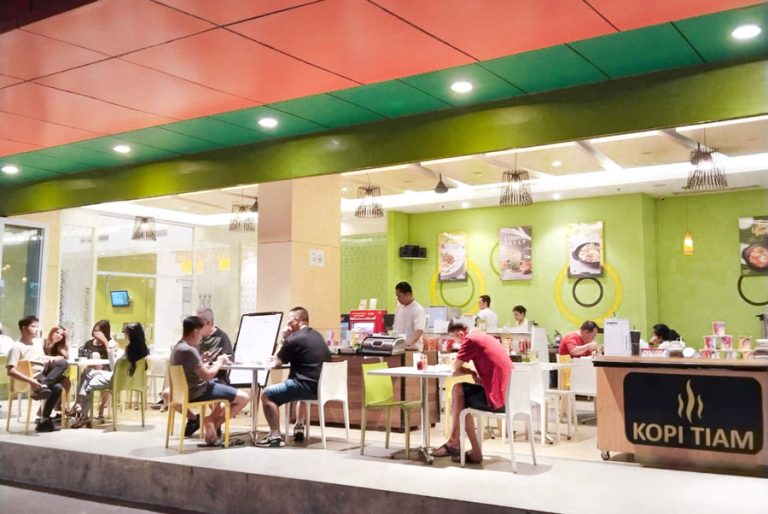 Mulai dari Angkringan Palsu dan Makan Malam Tahun Baru ada di Zest Harbour Bay Batam