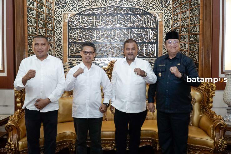 Perkenalkan Bupati Terpilih, Bupati Aunur Ajak Iskandarsyah Makan Lontong