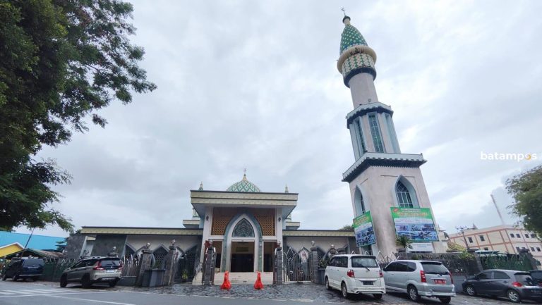 Masjid Agung Al Hikmah, Warisan Sejarah yang Megah dan Tetap Kokoh Berdiri di Tanjungpinang 