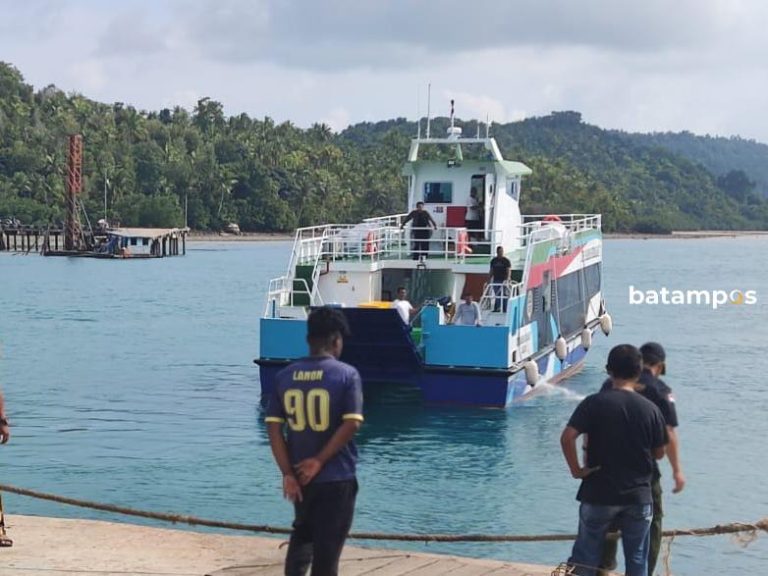 Nunggak BBM Hampir Rp 40 Juta, KM Anambas Bermadah 7 Hentikan Pelayaran Kampung Baru-Air Asuk