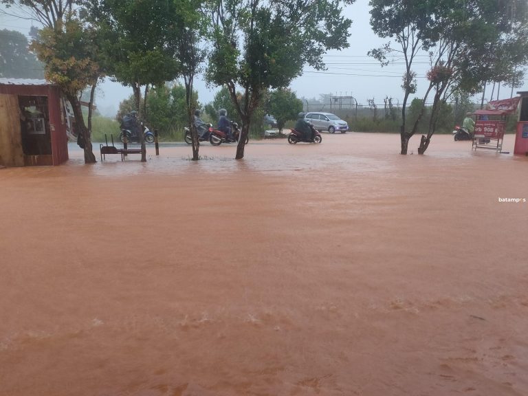 Hujan, Sejumlah Jalan di Tanjungpinang Terendam Banjir