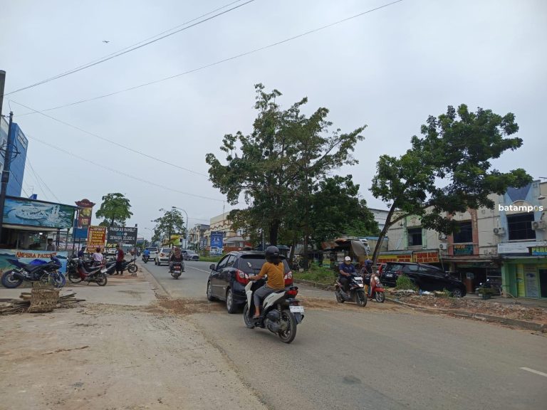 Jalan Depan RS Aini di Batuaji Sudah Bisa Digunakan Kembali