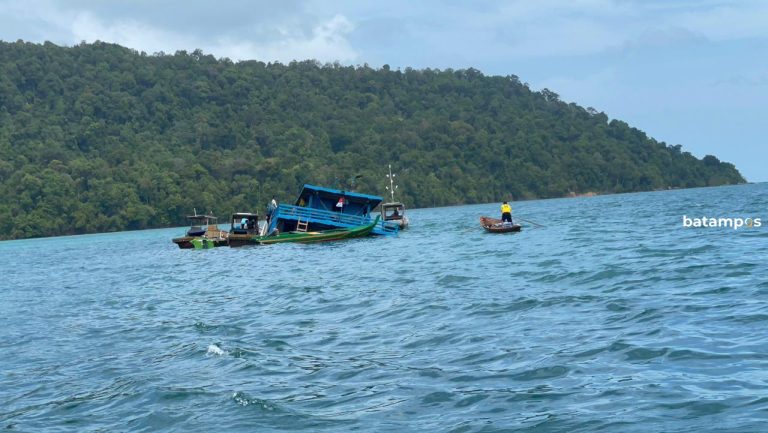 Kapal Pengangkut Ratusan Ton Beras Tenggelam di Perairan Lingga