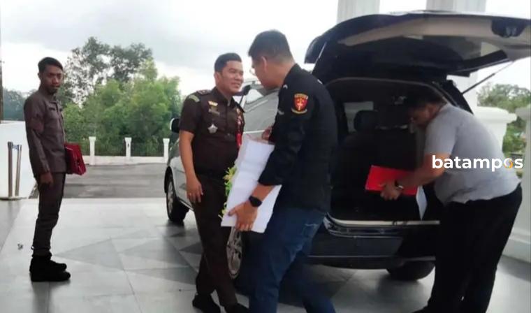 Jaksa Serahkan Berkas Dua Tersangka Korupsi ke Pangadilan