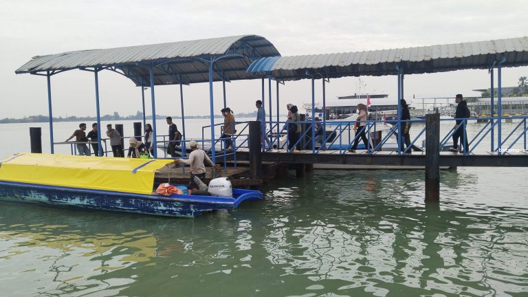 Hujan Tak Ganggu Aktivitas Transportasi Laut di Pelabuhan Pancung Sekupang