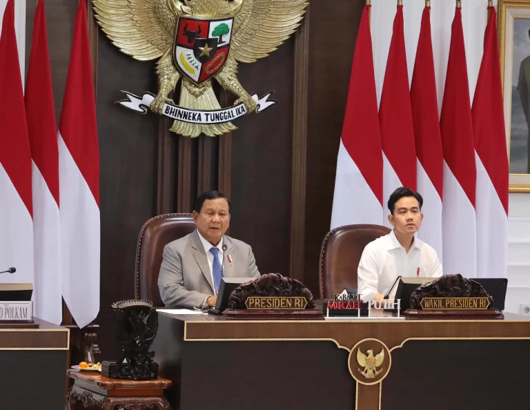 Jelang 100 Hari Pemerintahan Prabowo-Gibran: Tingkat Kepuasan Tinggi, Namun Banyak yang Perlu Perbaikan