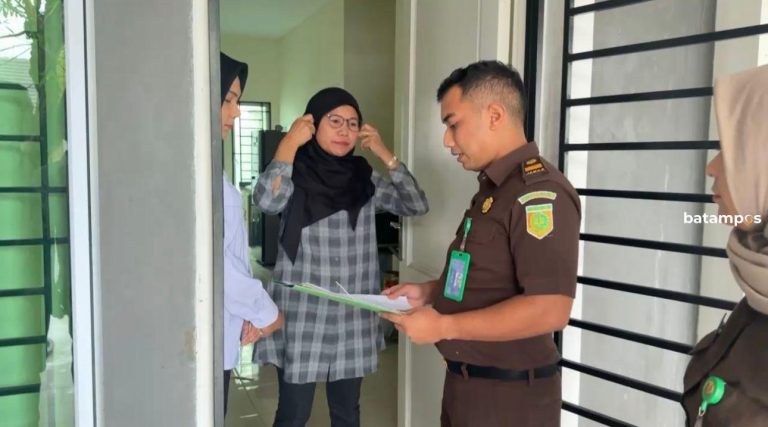 Roliati, Buronan Kasus Pencurian Rp 8,9 Miliar Akhirnya Ditangkap Jaksa