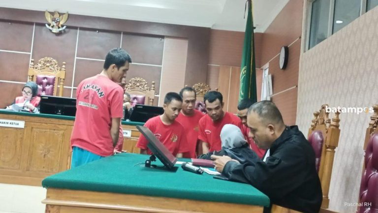 6 Pekerja Kasus Penyelundupan Lobster Dituntut 16-18 Bulan
